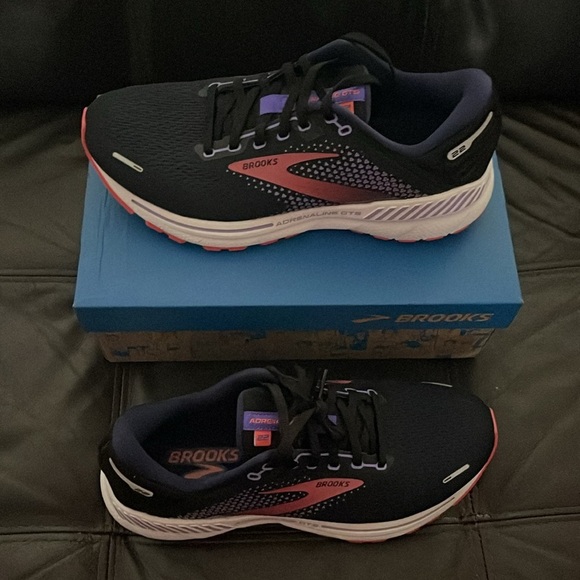 (NEW) Brooks Adrenaline GTS 22 Women’s Sneaker, Size: 10 - Picture 6 of 16